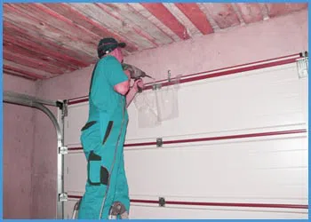 United Garage Door Indianapolis, IN 317-660-1816 - door-maintaince-15-05m